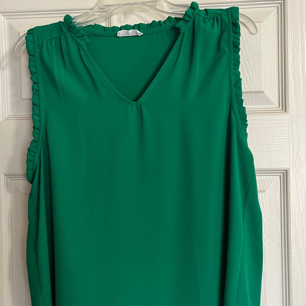 Green sleeveless too